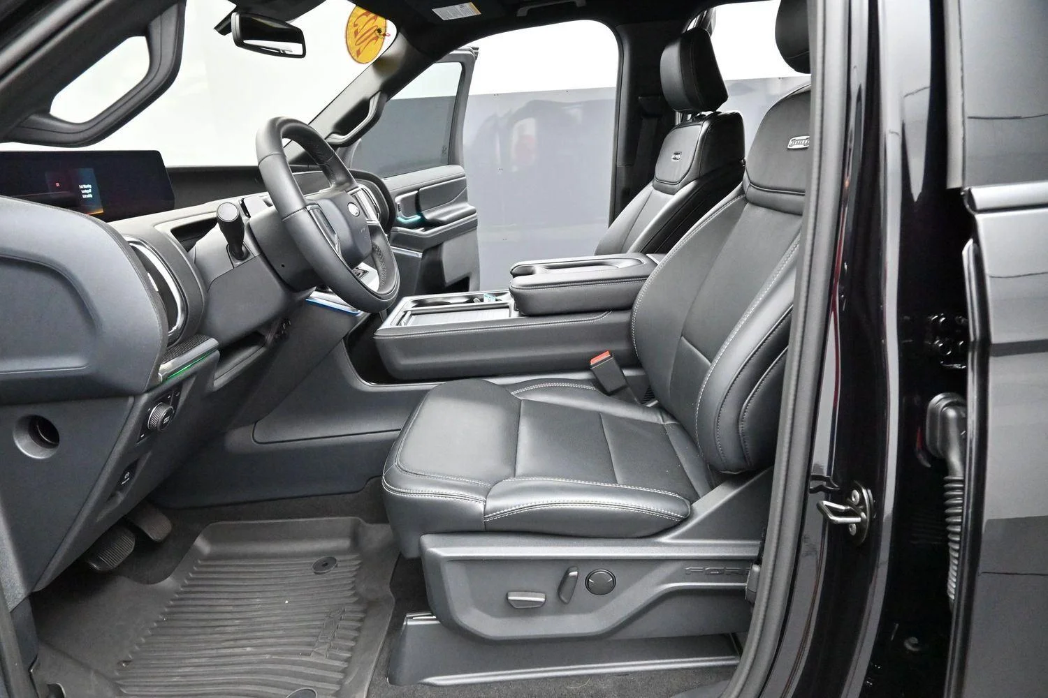 Used 2025 Black Ford Platinum image 19