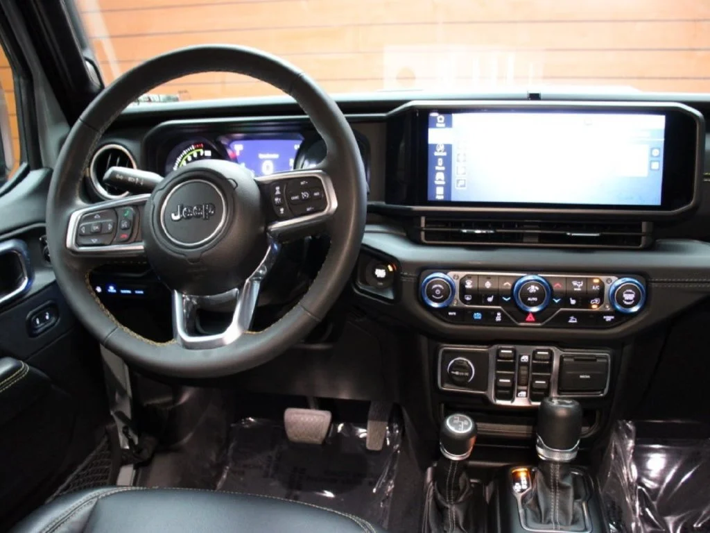 Used 2024 Earl Clearcoat Jeep Sahara 4xe image 15