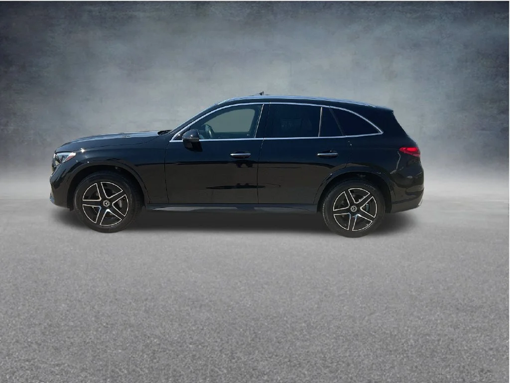 Used 2025 Black Mercedes-Benz GLC 300 image 4