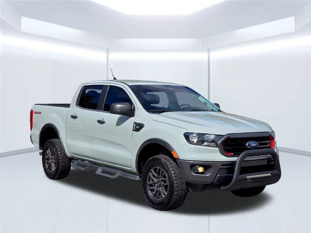 Used 2023 Green Ford XLT image 15