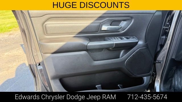 New 2026 Granite Crystal Metallic Clearcoat RAM Warlock image 14