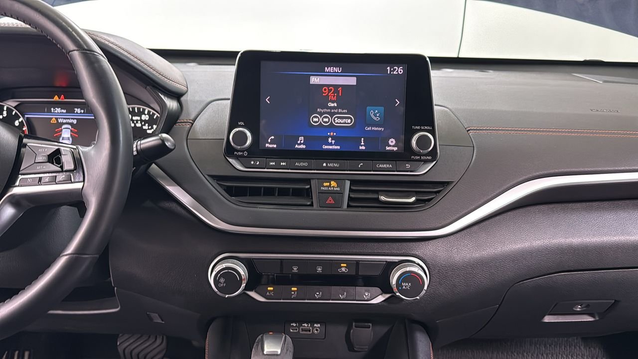 Used 2020 Blue Nissan 2.5 SR image 10