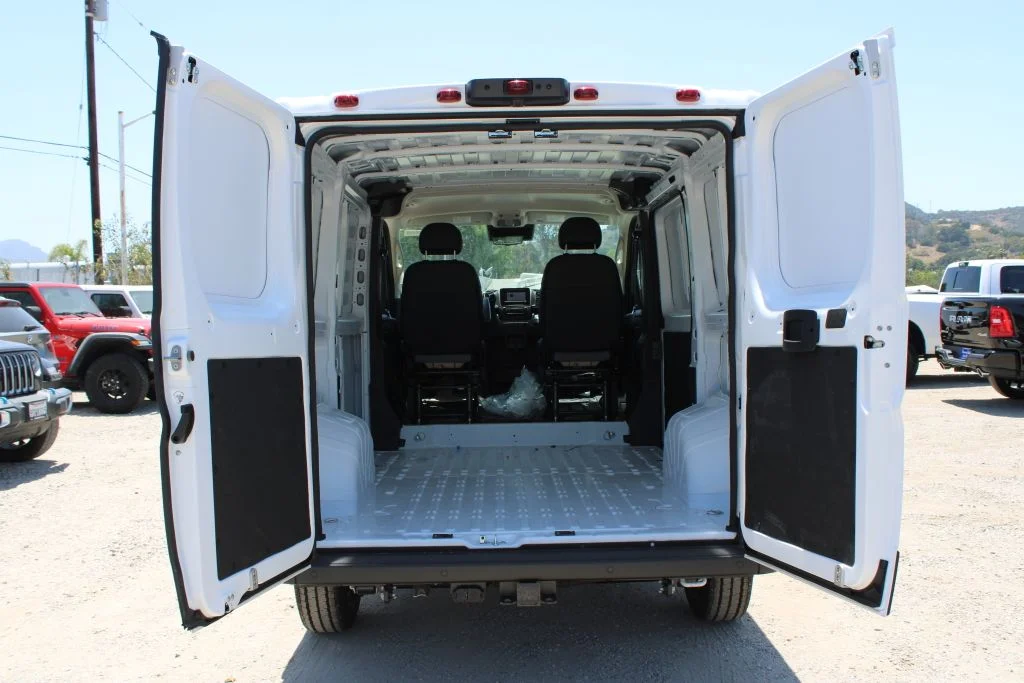 New 2026 Bright White Clear-Coat Exterior Paint Ram Low Roof image 10