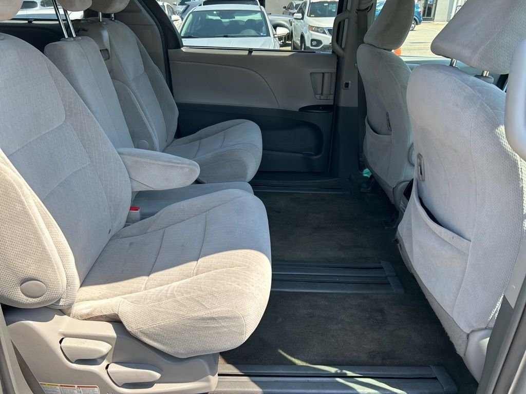 Used 2016 Silver Toyota LE image 20