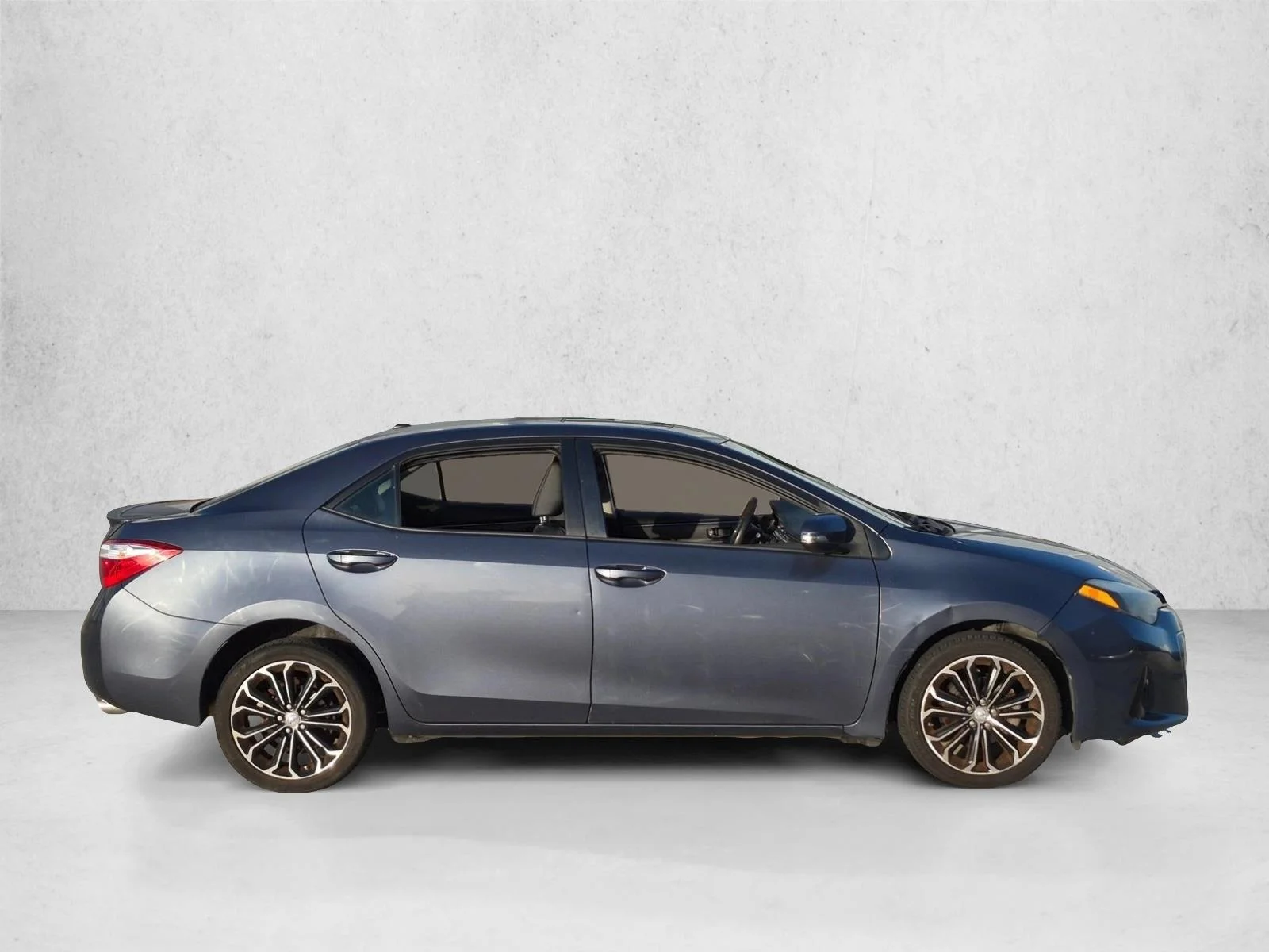 Used 2016 Slate Metallic Toyota S Premium image 4
