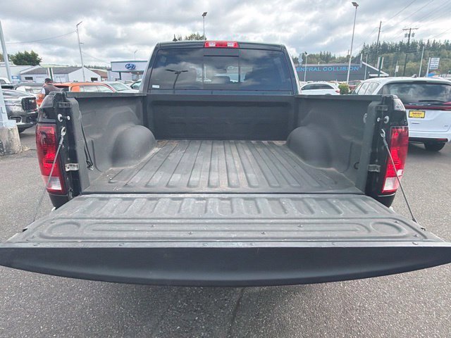 Used 2015 Brilliant Black Crystal Pearlcoat Ram Outdoorsman image 15