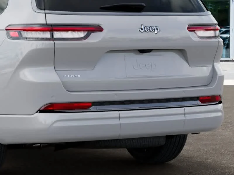 New 2026 Bright White Clear-Coat Exterior Paint Jeep Limited Reserve image 13