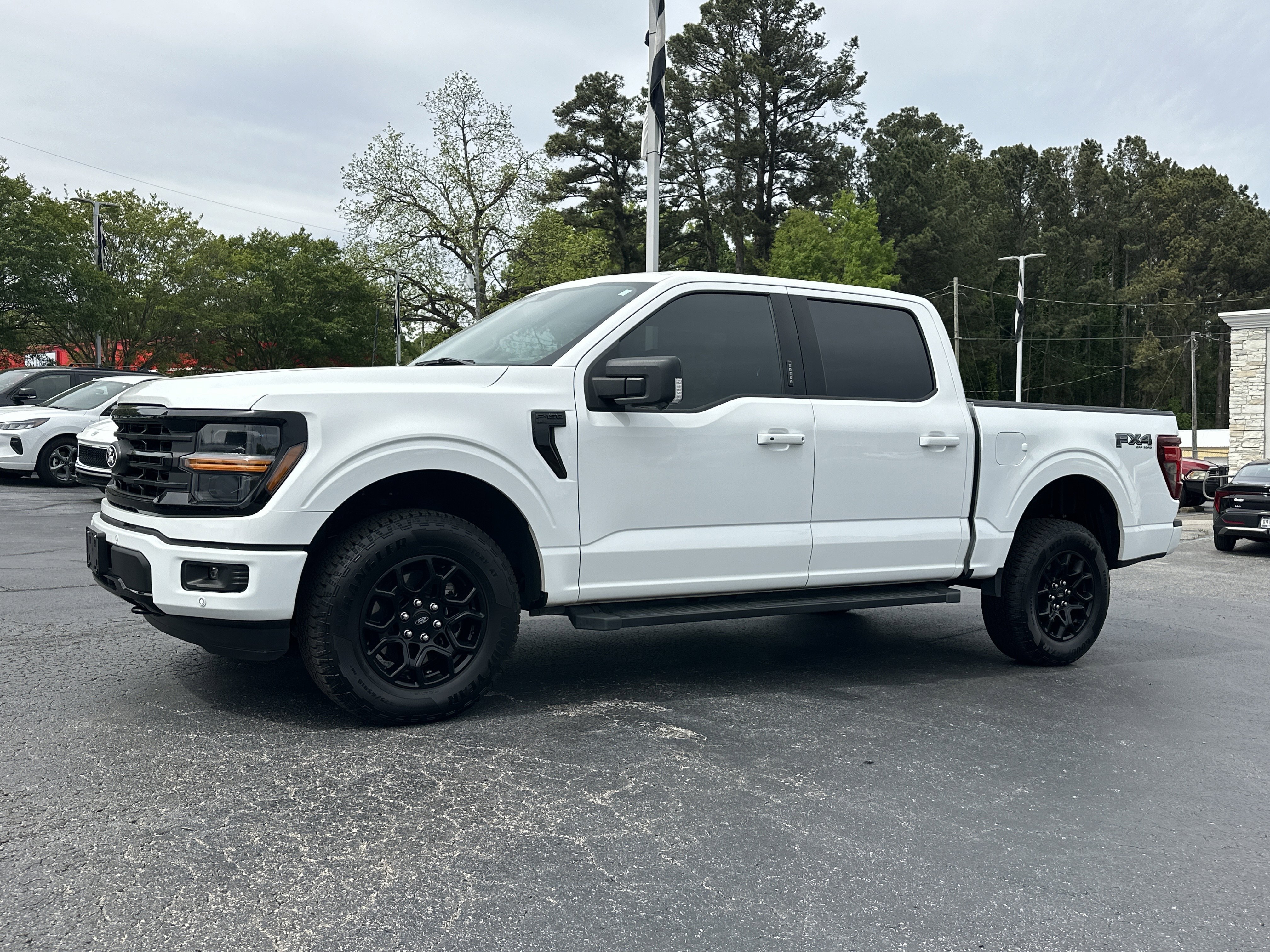 Used 2024 OXFORD WHITE Ford XLT image 4