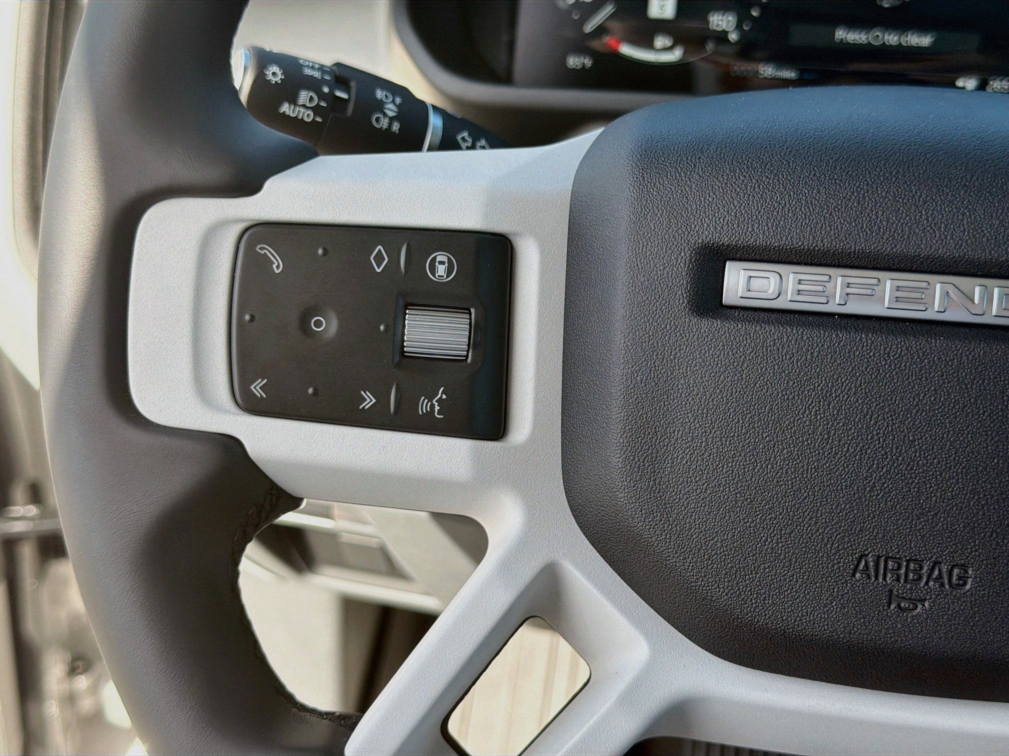 New 2026 Borasco Grey Land Rover X-Dynamic SE image 38