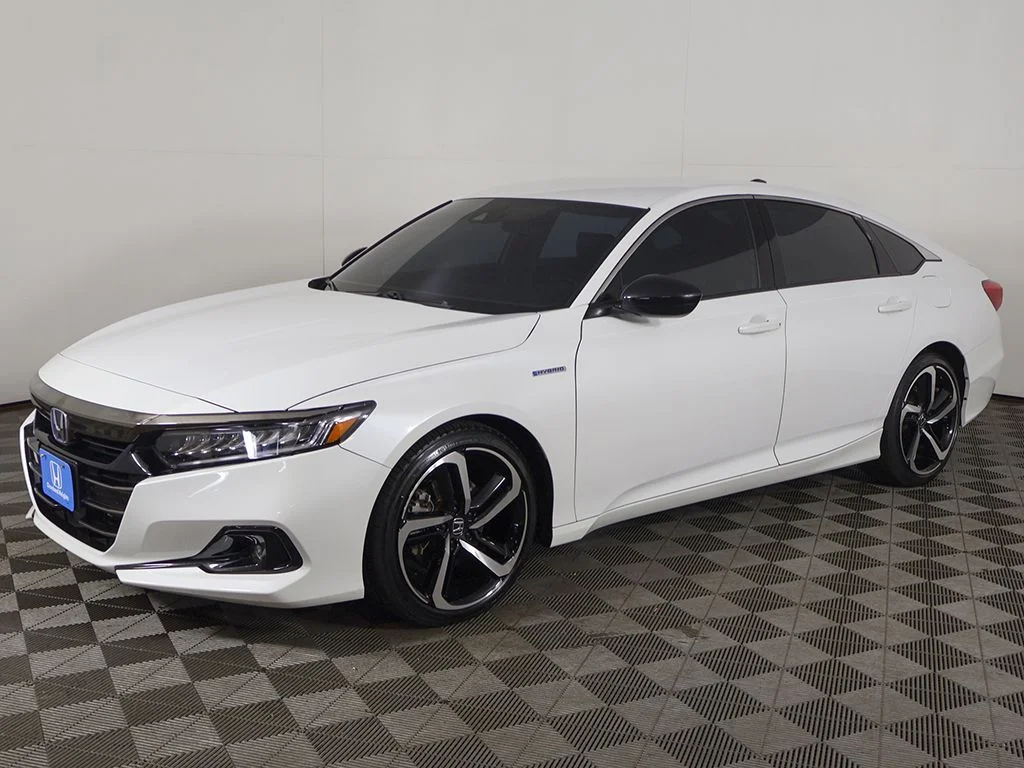 Used 2022 Platinum White Honda Sport image 5