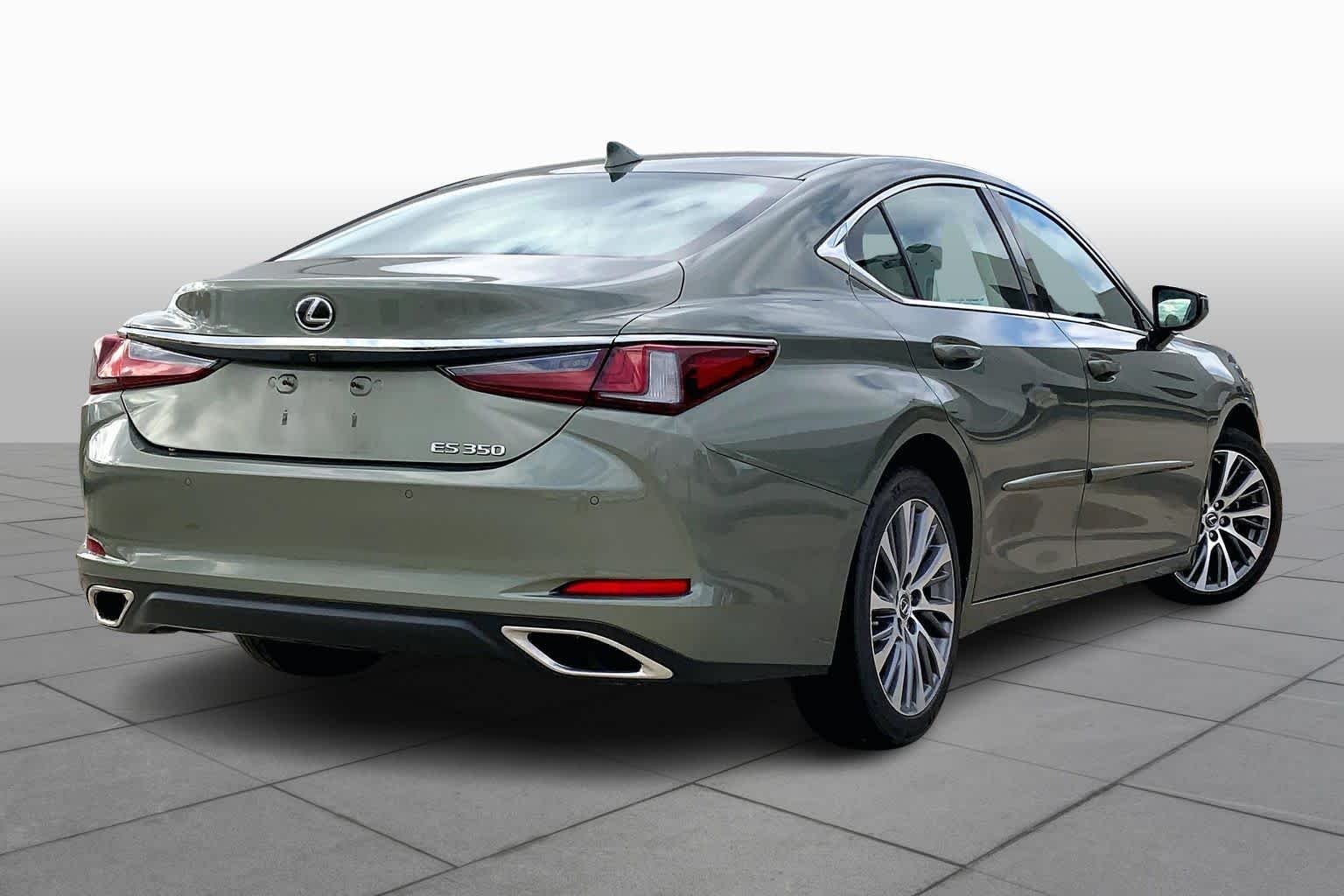 Used 2019 Sunlit Green Lexus  image 12