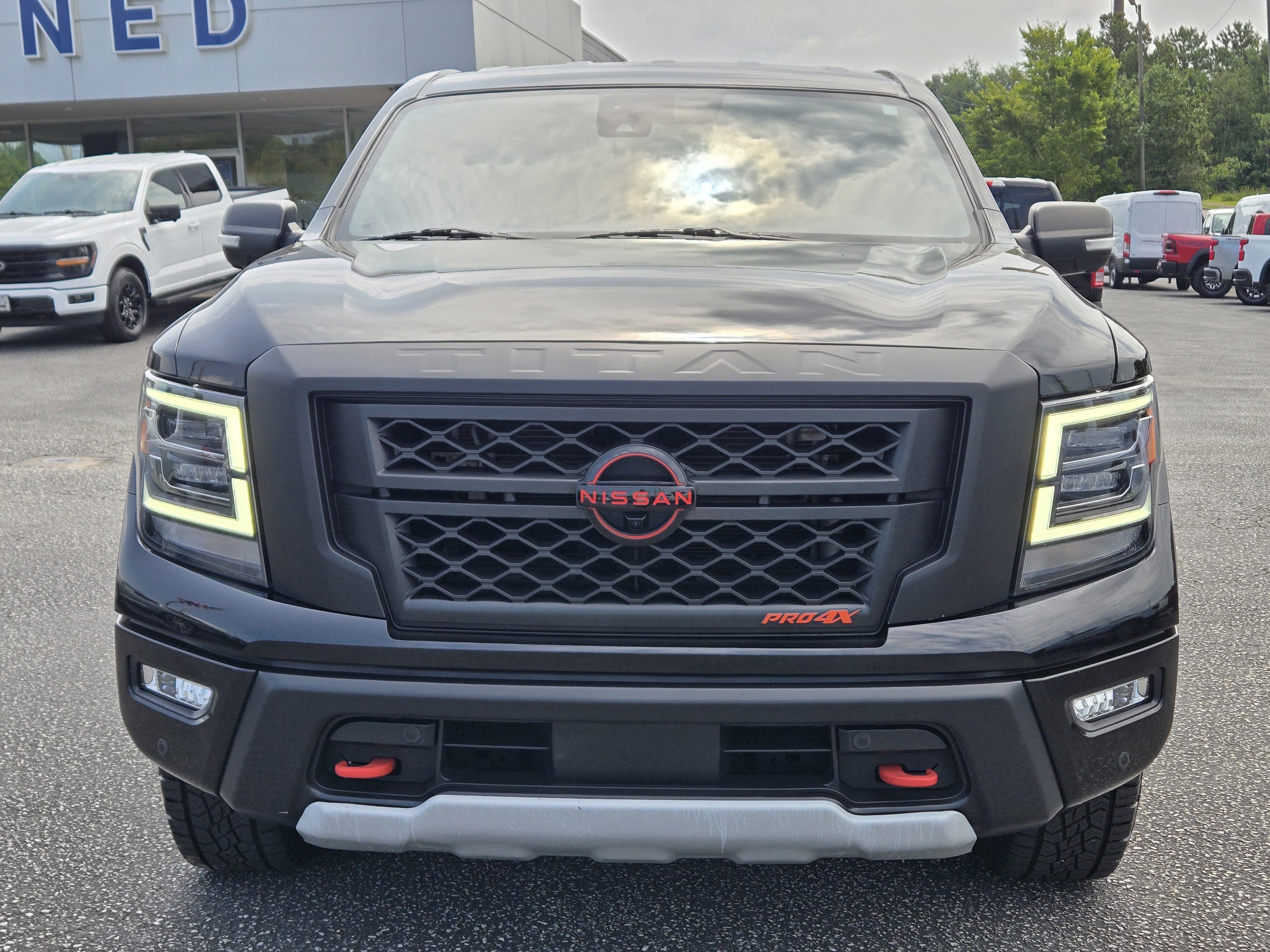 Used 2023 Super Black Nissan PRO-4X image 3