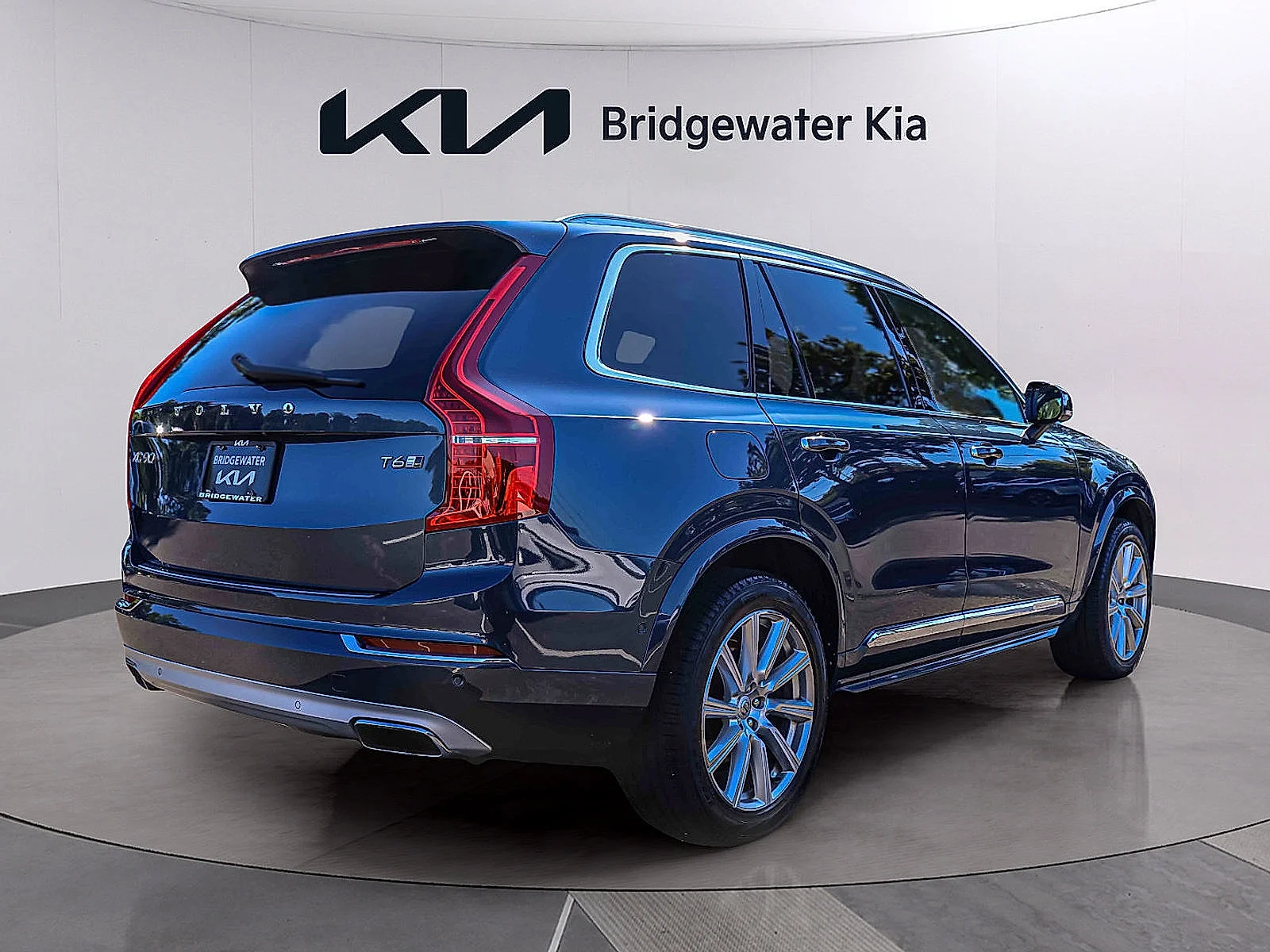 Used 2018  Volvo Inscription image 6