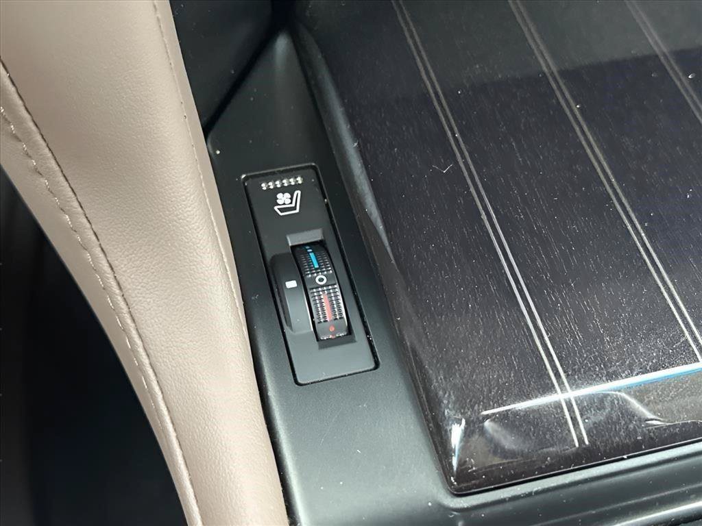 Used 2023 Black Onyx Lexus GX 460 Premium image 32