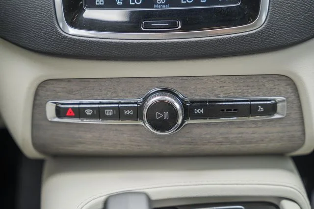 Used 2023 Crystal White Volvo Plus image 24