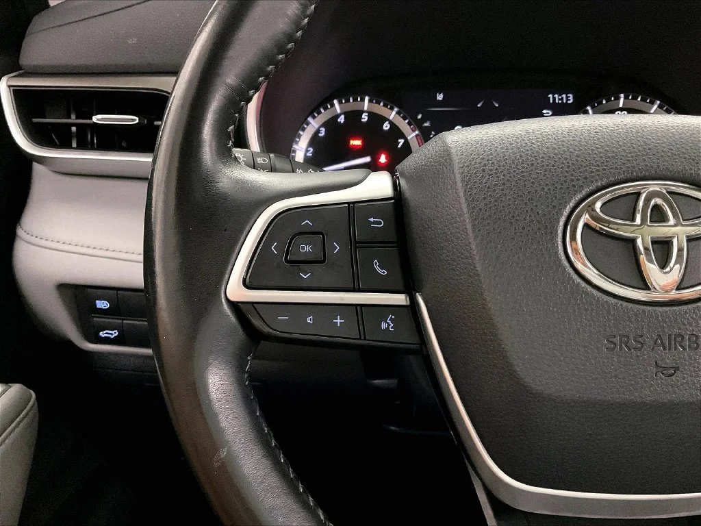 Used 2022 Gray Toyota XLE image 22