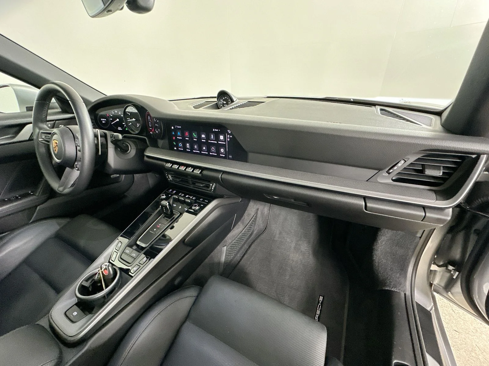 Used 2022  Porsche  image 43