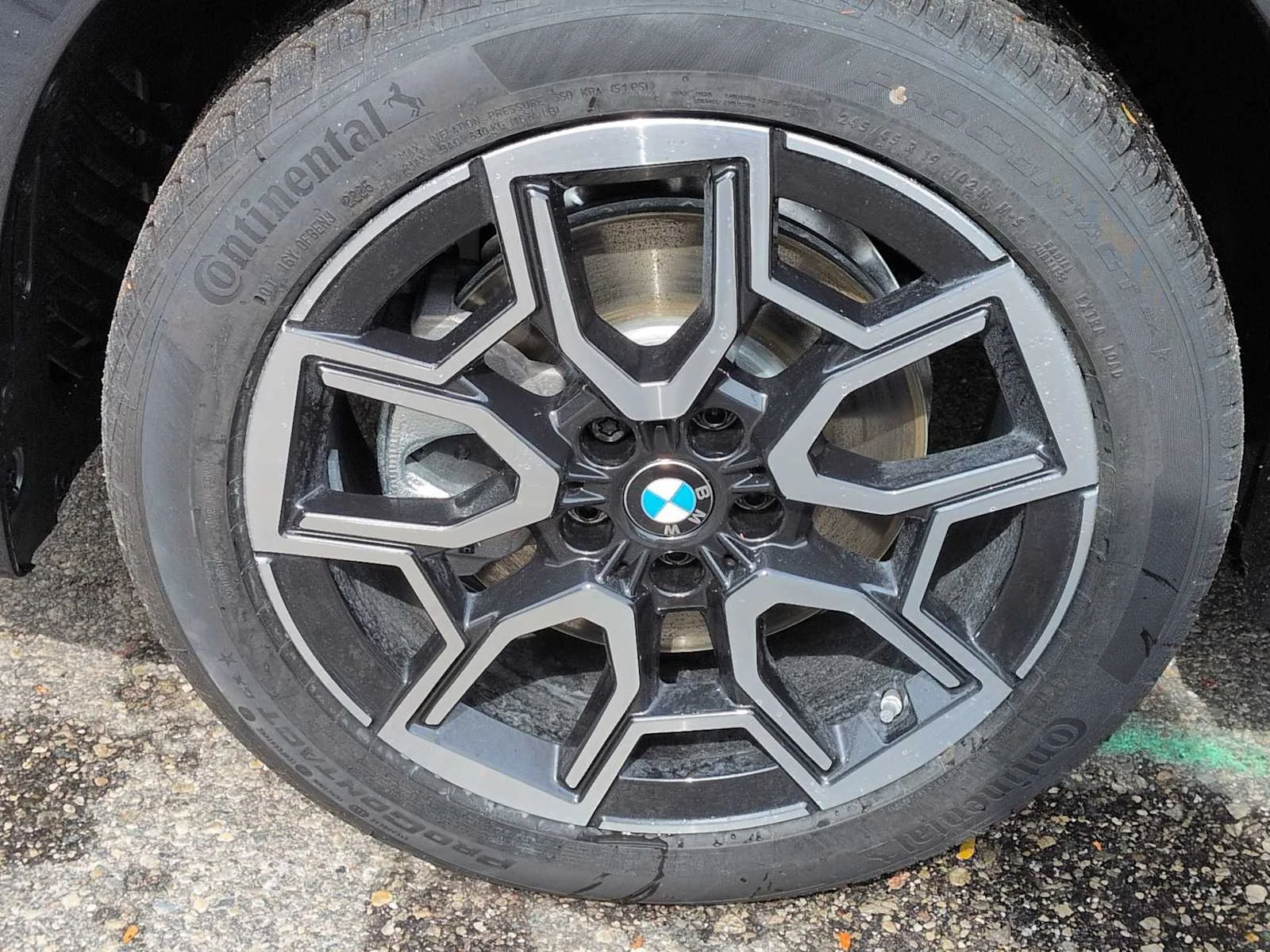 New 2026 Black Sapphire Metallic BMW xDrive28i image 14