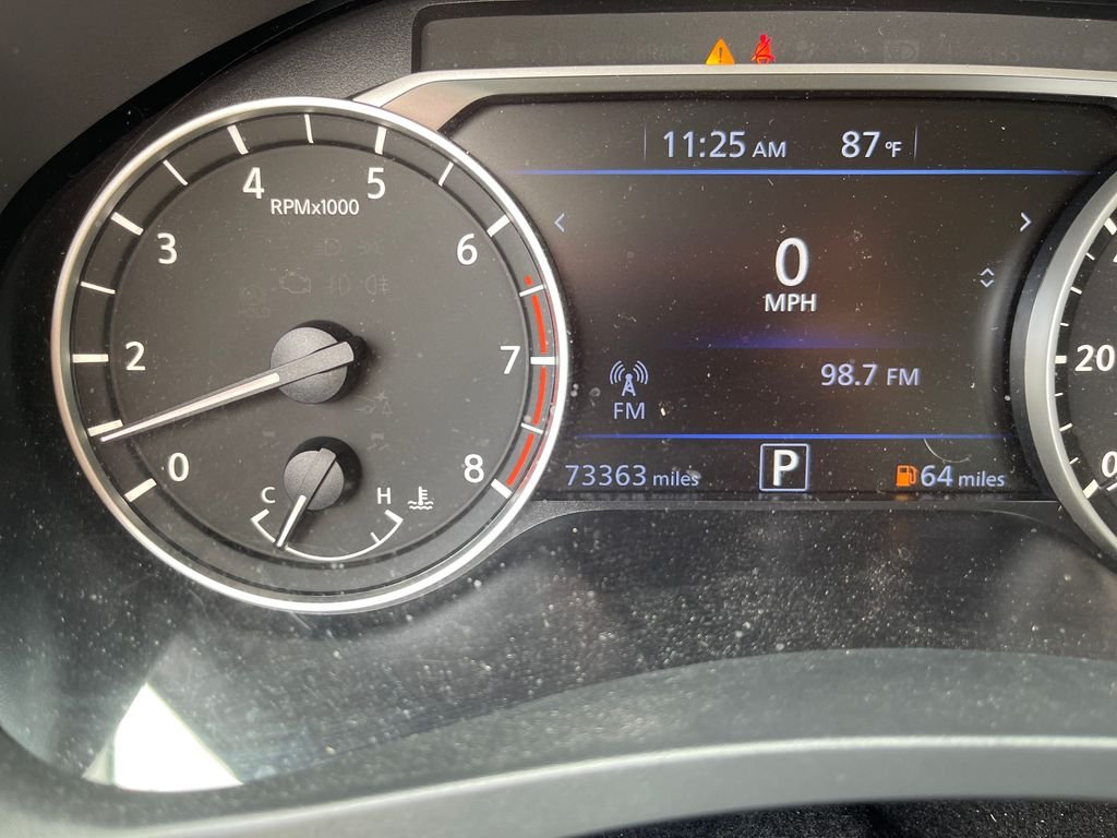 Used 2021 White Nissan 2.5 SR image 19