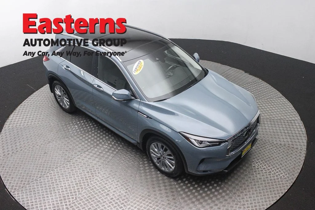 Used 2023 Gray INFINITI LUXE image 3