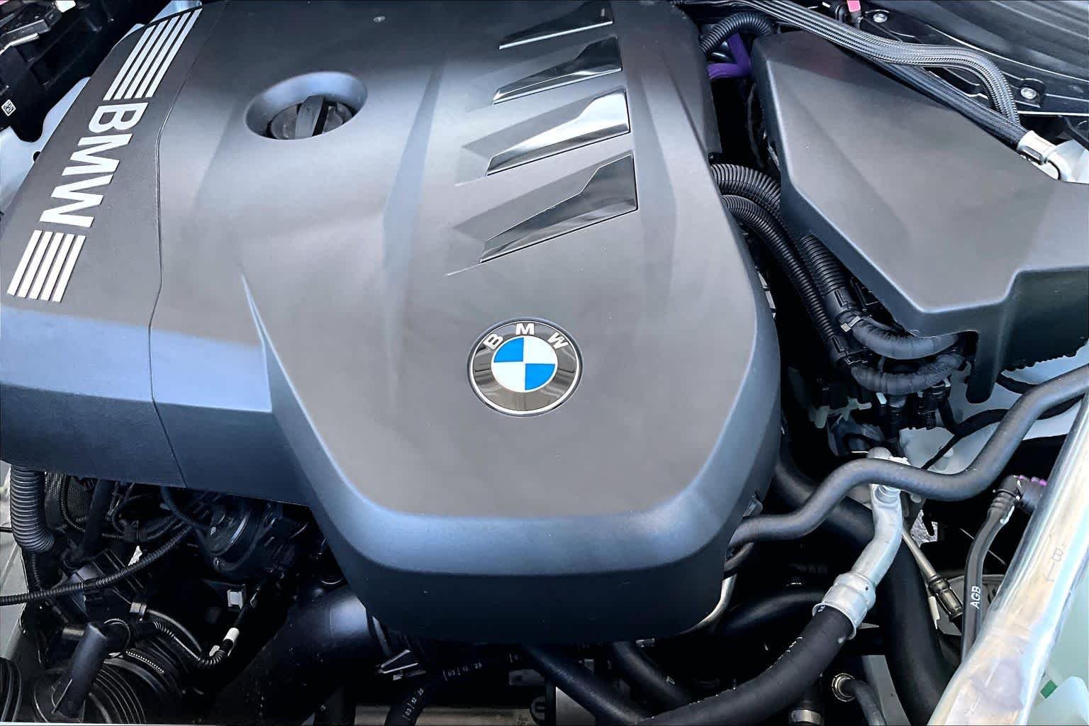New 2026 Alpine White BMW 30 xDrive image 17