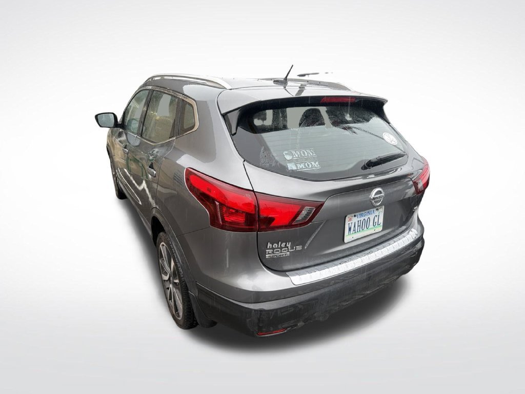 Used 2018 Gun Metallic Nissan SL image 4