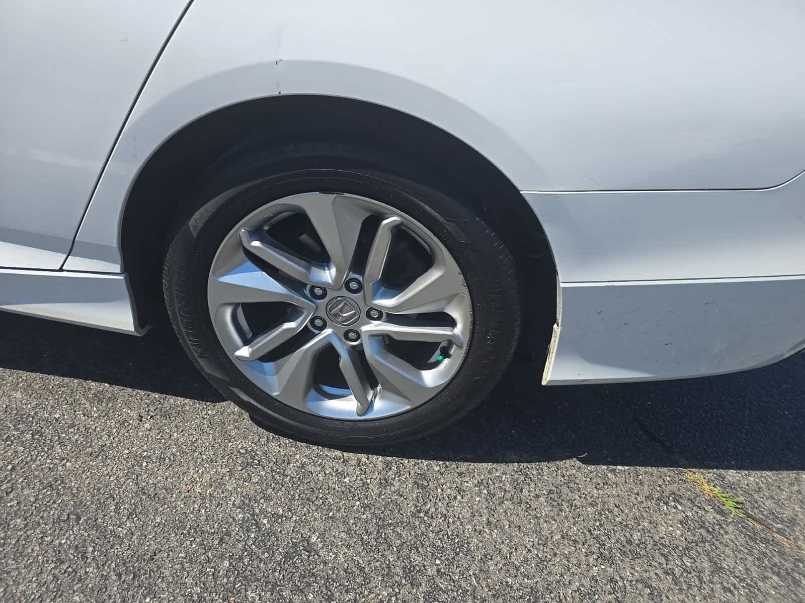 Used 2018 White Honda LX 1.5T image 8