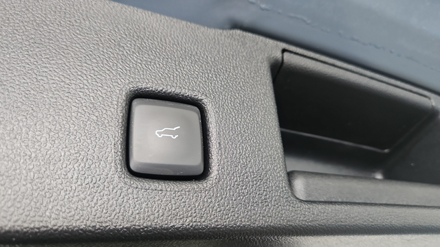 Used 2024 Vapor Blue Ford Active image 31