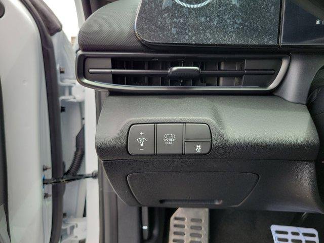 2025 Hyundai Elantra Blue - Photo 21