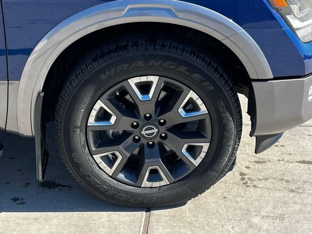 2024 Nissan Titan Platinum Reserve photo 2