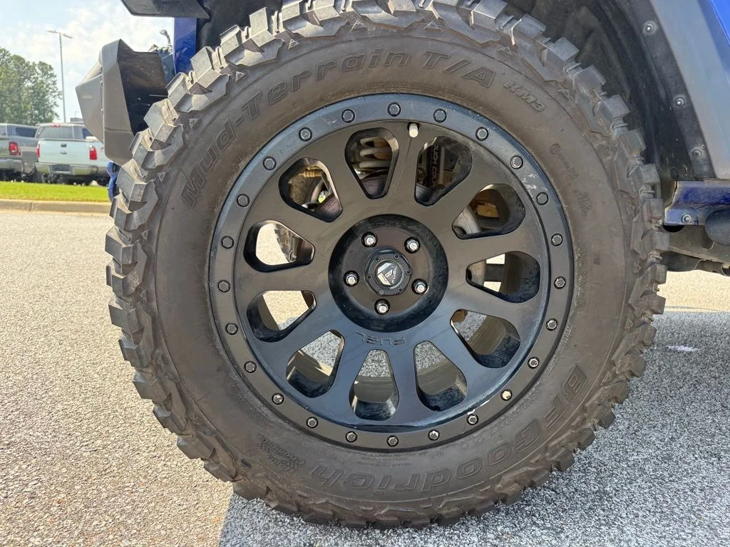 Used 2019 Blue Jeep Unlimited Sport S image 18