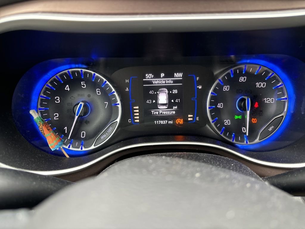2018 Chrysler Pacifica Touring L's photo