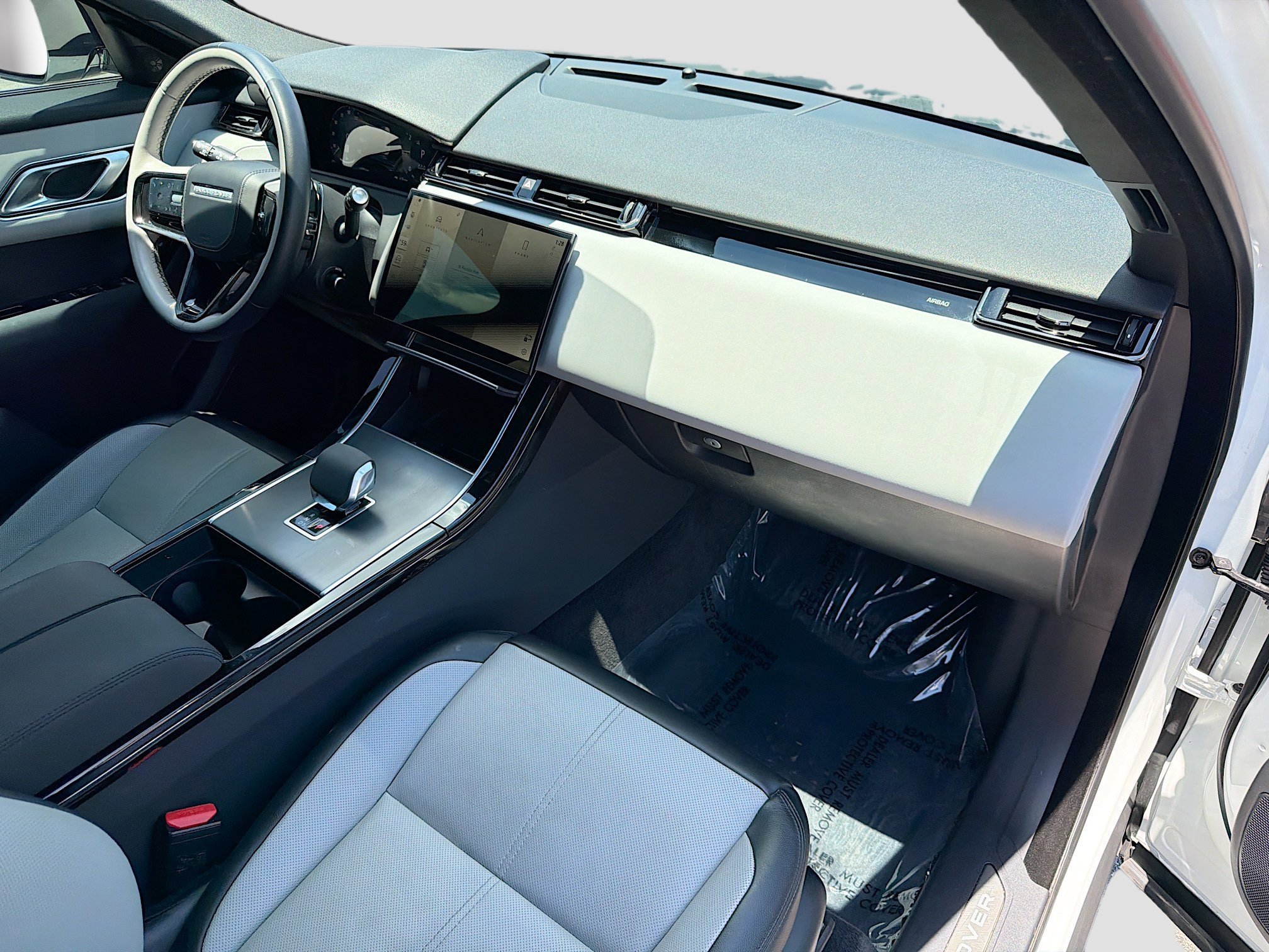 Certified Used 2024 Fuji White Land Rover Dynamic SE image 13