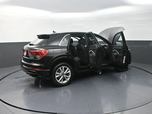 Used 2025  Audi Premium image 45
