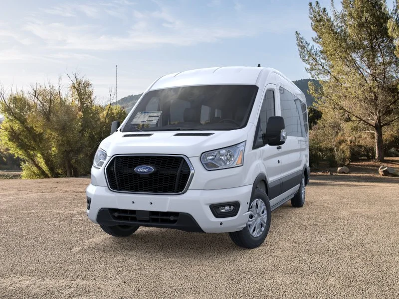New 2025 Oxford White Ford Passenger Van XLT image 24