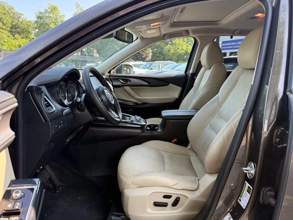 Used 2018 Silver Mazda Touring image 18