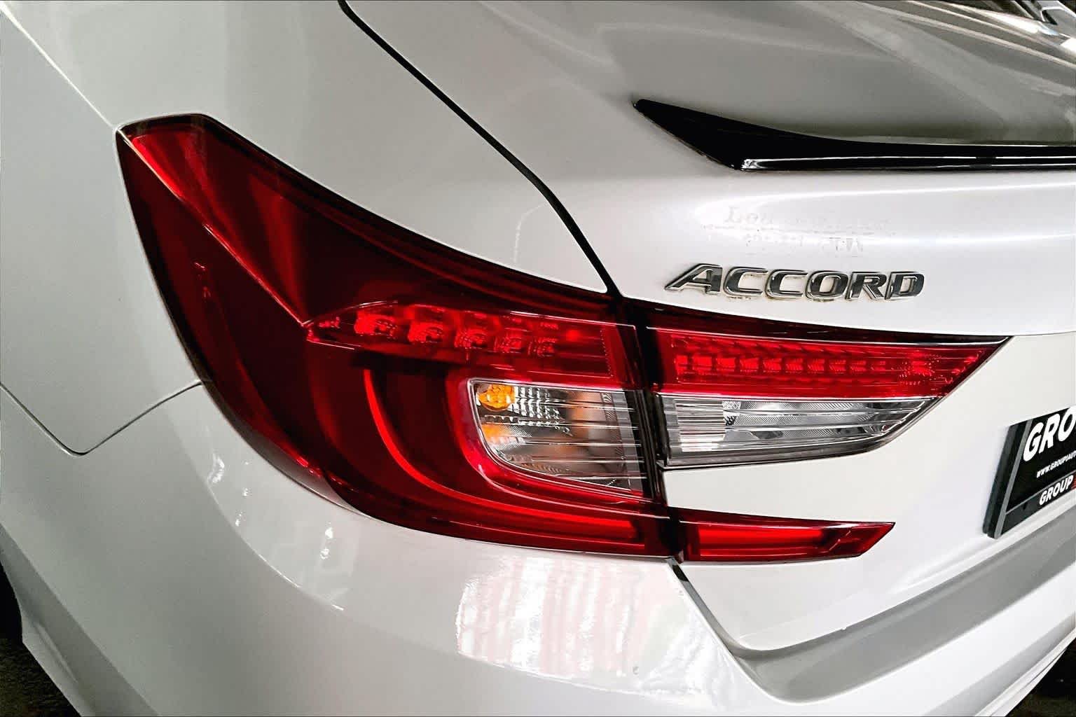 Used 2022 Platinum White Pearl Honda Sport SE image 28