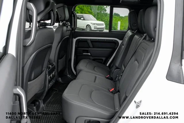 New 2026 Fuji White Land Rover X-Dynamic SE image 44