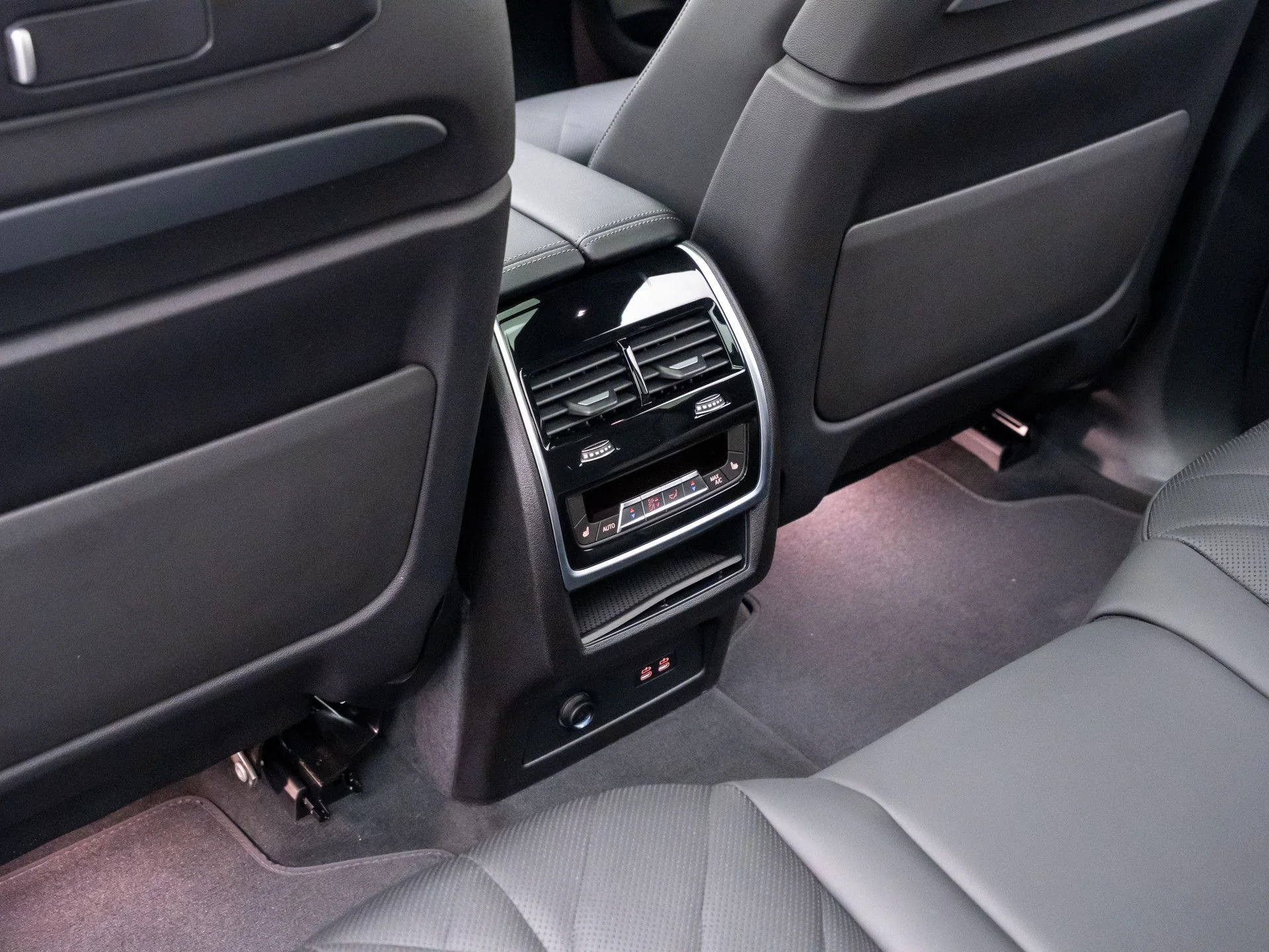 New 2027 Black BMW xDrive40i image 21