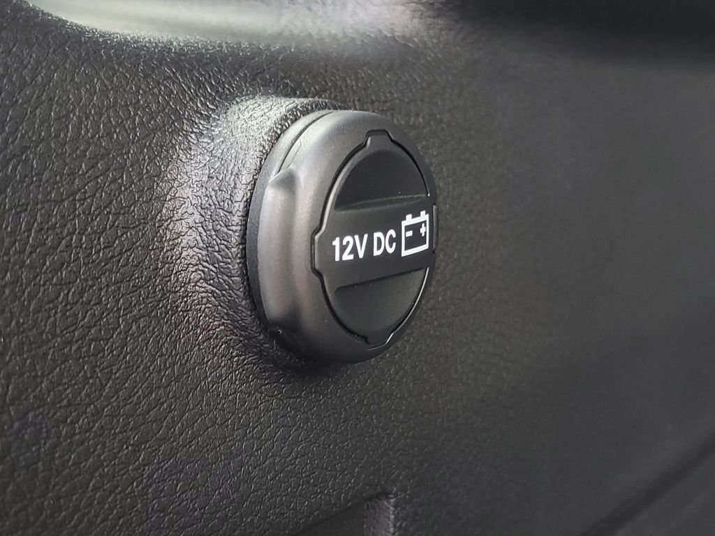 New 2026 Granite Crystal Metallic Clear-Coat Exterior Paint Jeep Sahara image 9