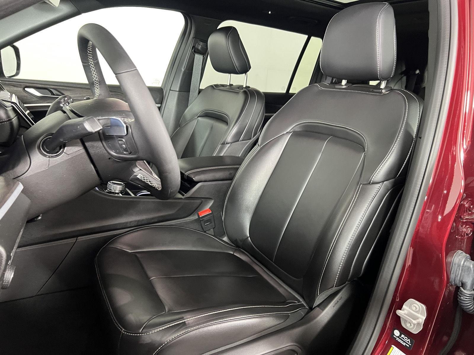 Used 2025 Velvet Red Pearlcoat Jeep Limited image 11