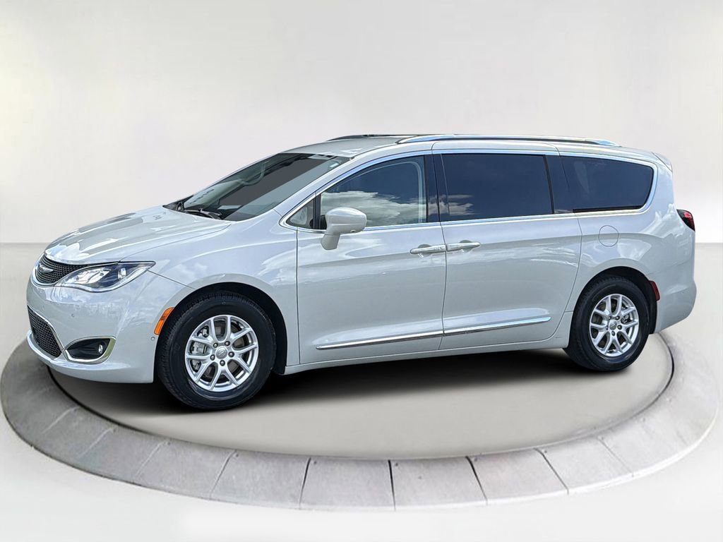 2020 Chrysler Pacifica Touring L's photo