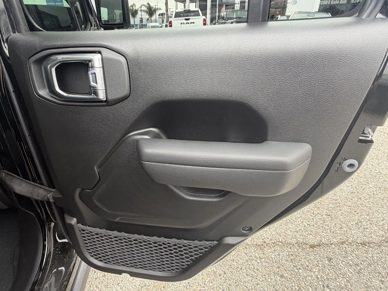 New 2026 Black Clear-Coat Exterior Paint Jeep Mojave image 11