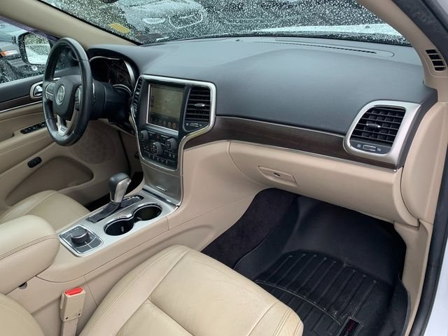 Used 2017 White Jeep Limited image 12