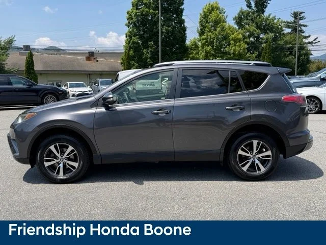 Used 2018 Gray Toyota XLE image 8