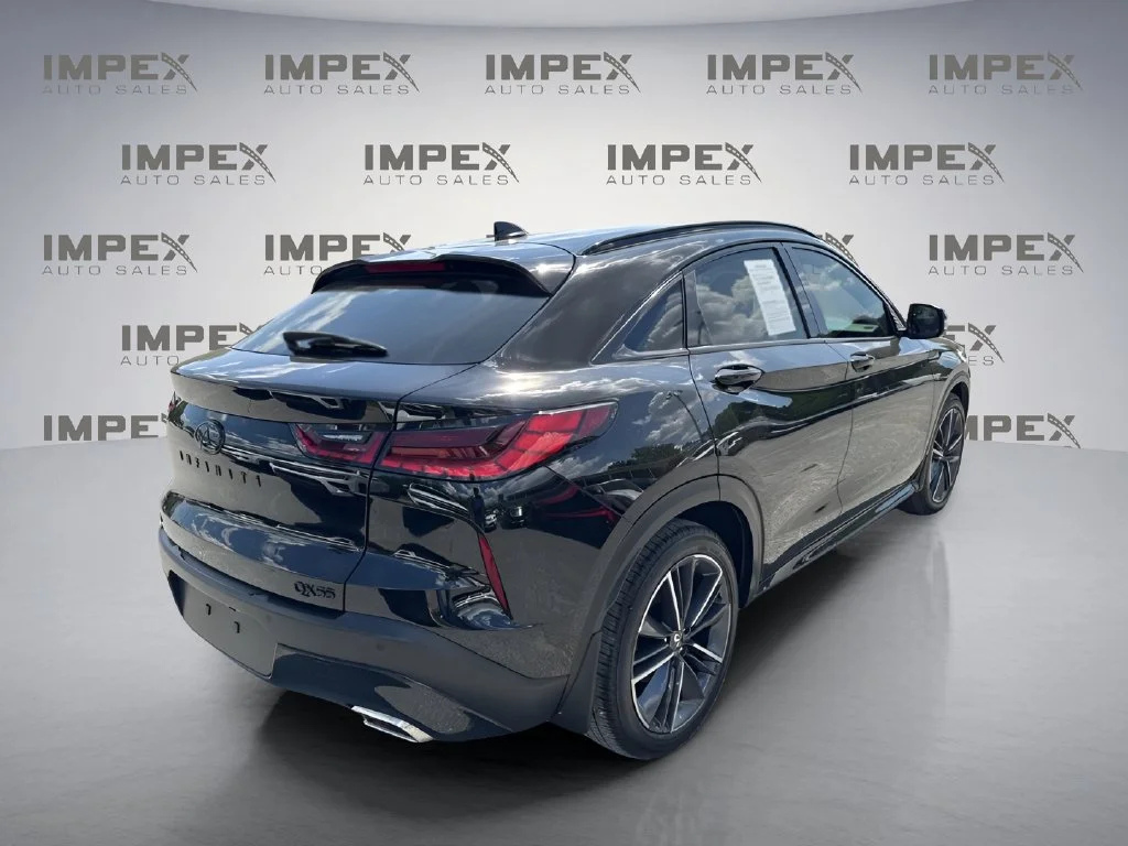 Used 2023 Black INFINITI LUXE image 5