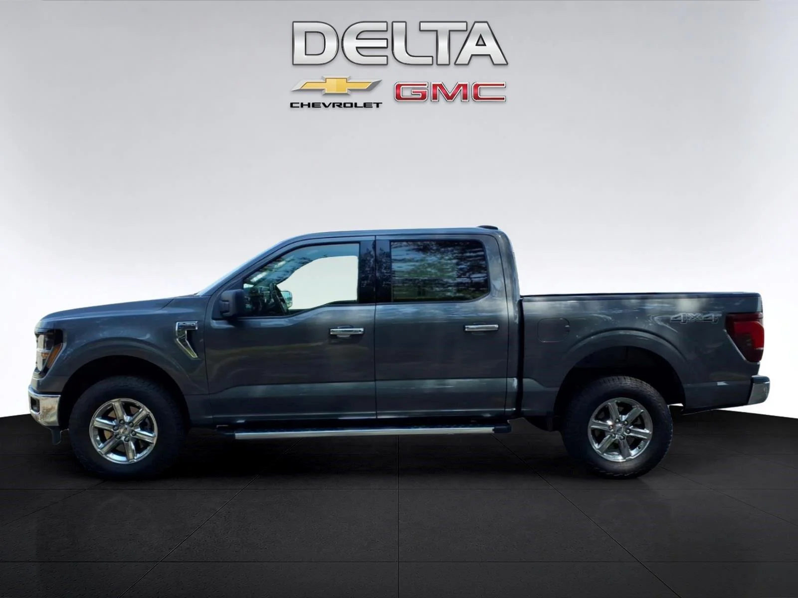 Used 2025  Ford XLT image 2