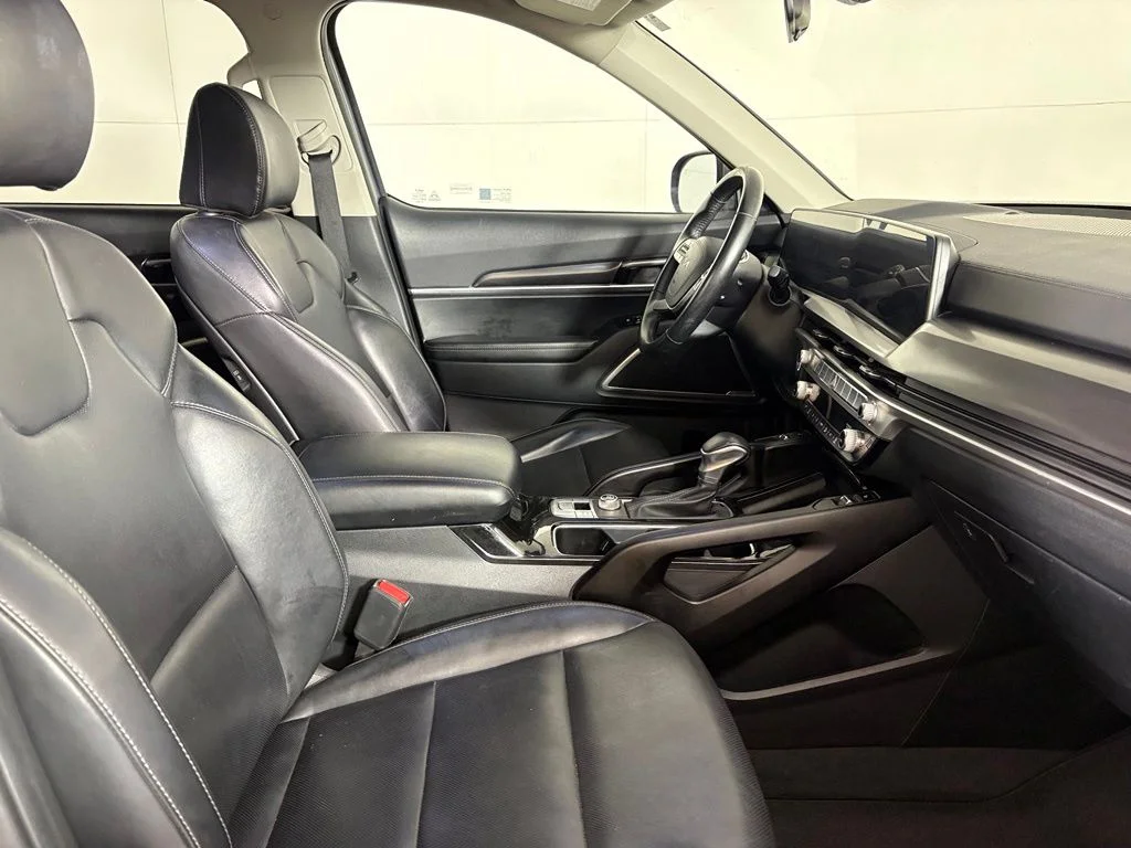 Used 2025 Silver Kia S image 14