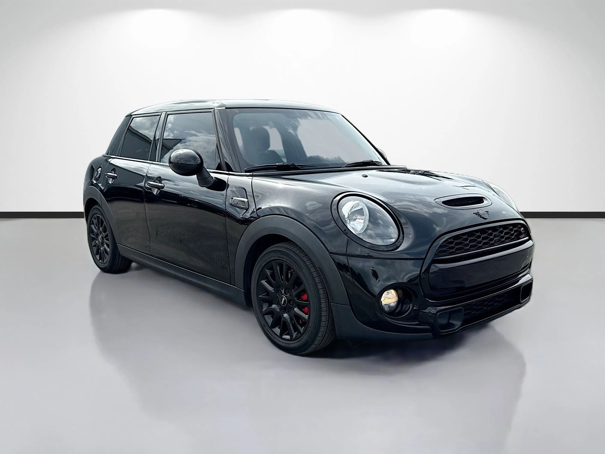 2019 MINI Hardtop Cooper S Signature's photo