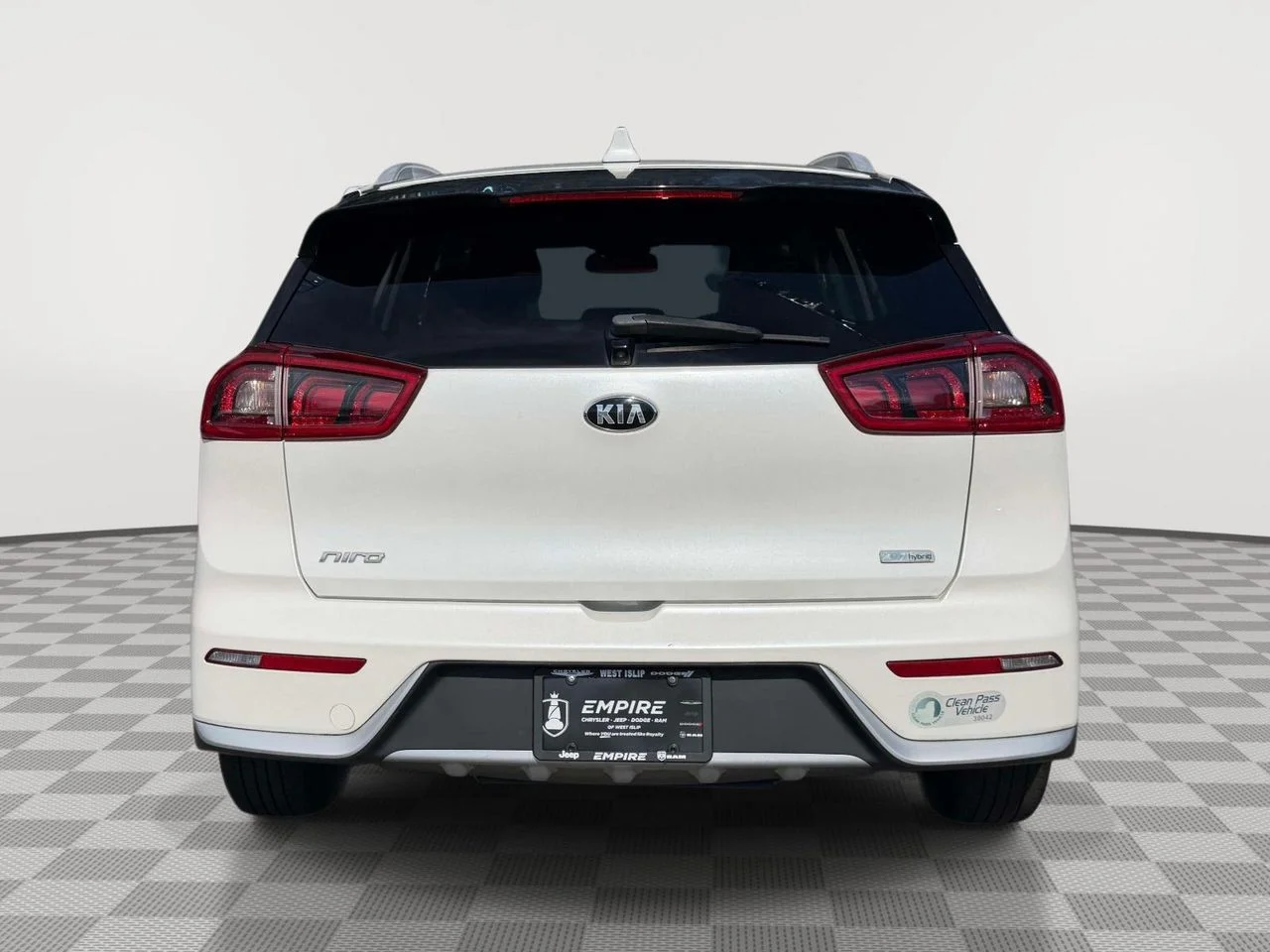 Used 2017 Snow White Pearl Kia EX image 7
